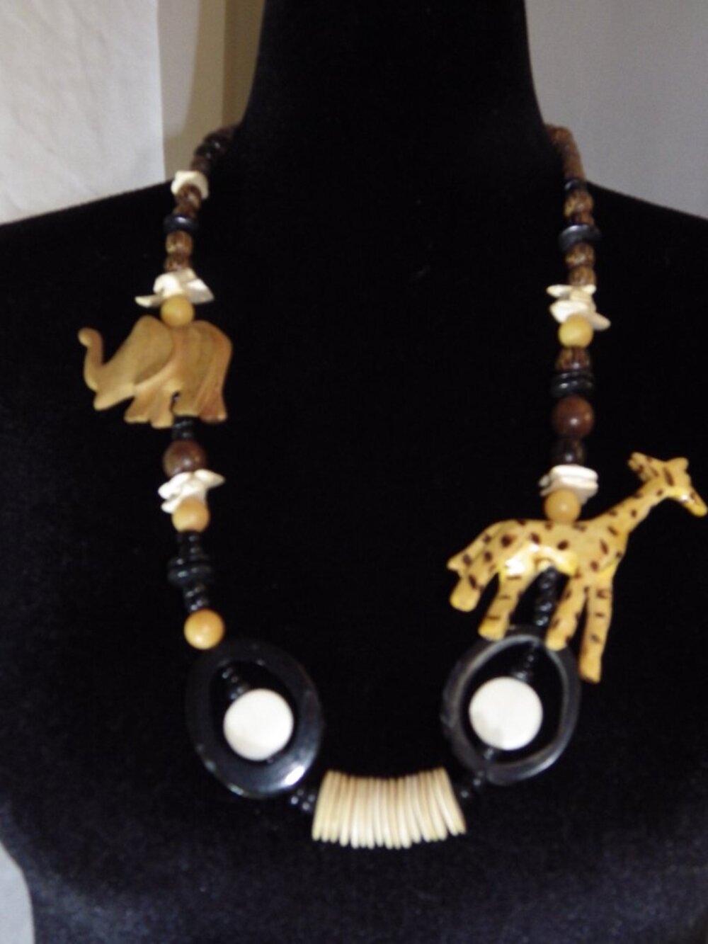 Chunky African Giraffe Safari Wooden Tribal Beaded Necklace 629F2